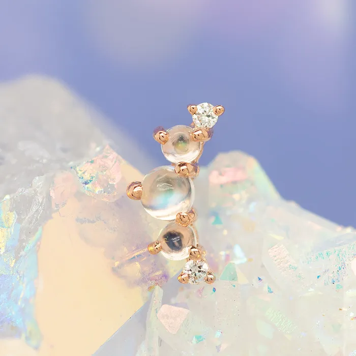 Earrings Modern Mood threadless Annette End in Gold with Moonstone Diamonds