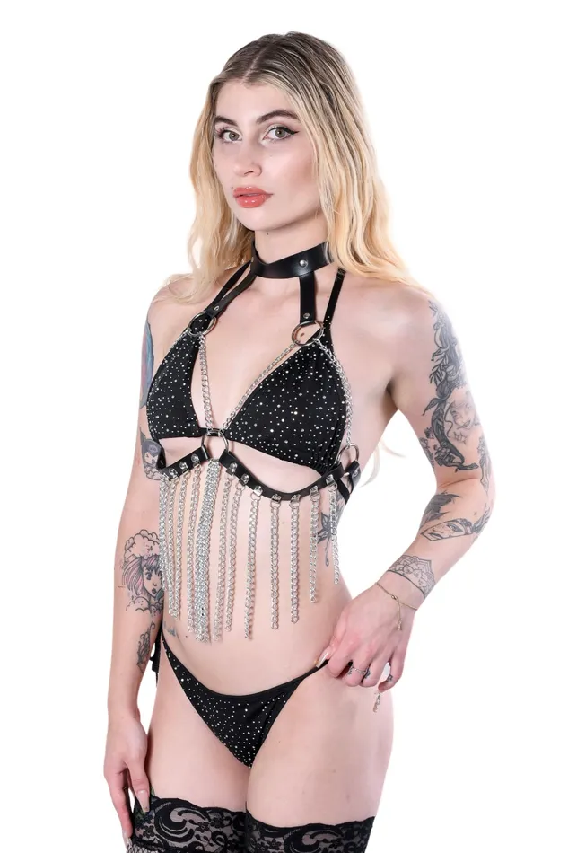 THE LUMI SHOP Rings Classic Black Harness Chain Top