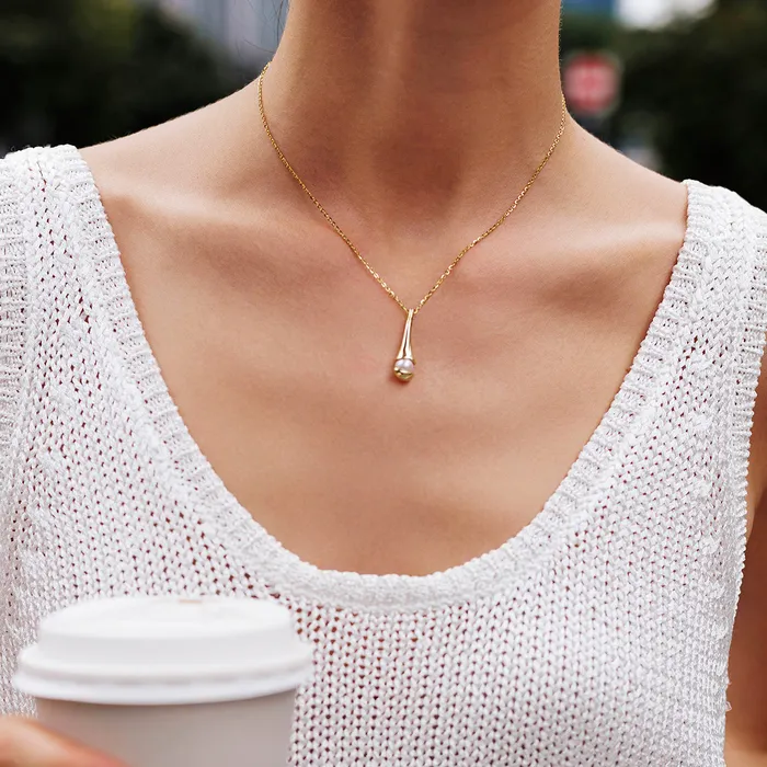 Necklaces Pearly Lustre Top Grade Freshwater Pearl Necklace WN00687 FLUID