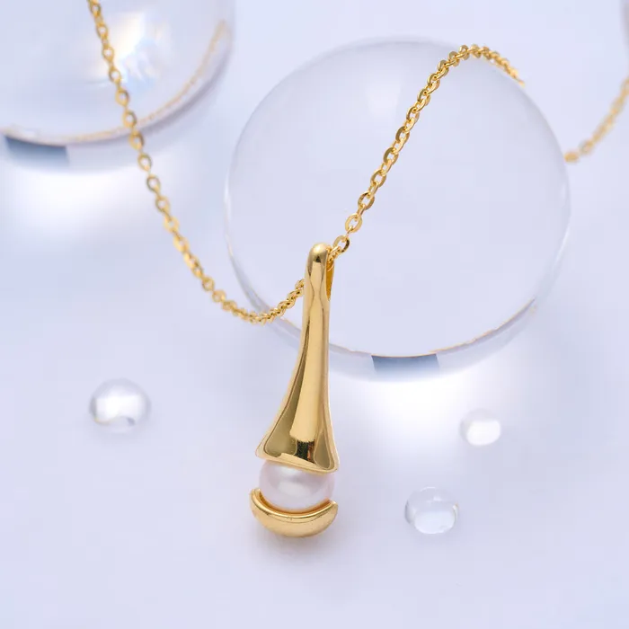 Necklaces Pearly Lustre Top Grade Freshwater Pearl Necklace WN00687 FLUID