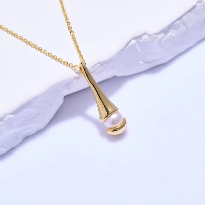 Necklaces Pearly Lustre Top Grade Freshwater Pearl Necklace WN00687 FLUID