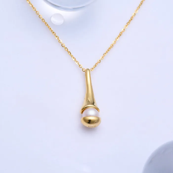 Necklaces Pearly Lustre Top Grade Freshwater Pearl Necklace WN00687 FLUID