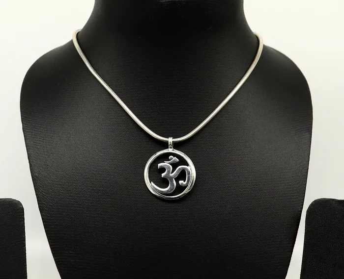 Necklaces TRIBAL ORNAMENTS 925 sterling silver handmade Hindu mantra Aum OM pendant amazing stylish unisex pendant locket personalized jewelry tribal jewelry ssp543