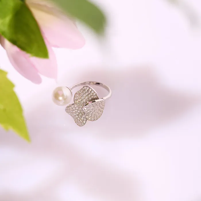 Rings Pearly Lustre Elegant Freshwater Pearl Ring WR00036 GARDENS