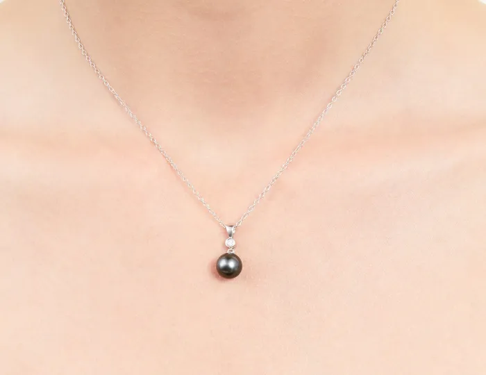 spt Necklaces Black Tahitian Pearl Diamond Bezel Pendant