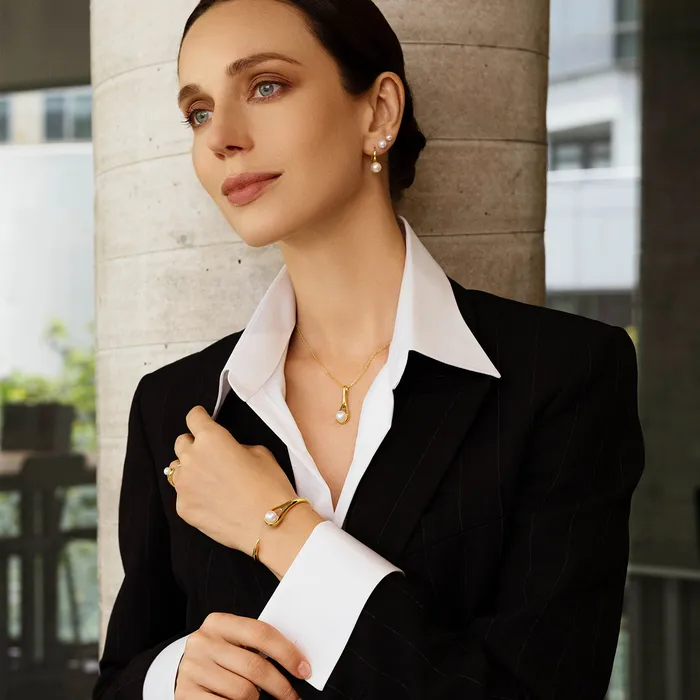 Top Grade Freshwater Pearl Jewelry Set WS00102 FLUID Pearly Lustre Earrings