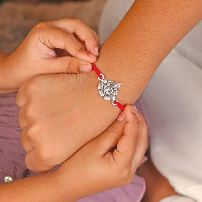 TRIBAL ORNAMENTS Bracelets 925 Sterling silver Lord Ganesha design pendant Rakhi bracelet Rakshabandhan festival rk337 TRIBAL ORNAMENTS Bracelets 925 Sterling silver Lord Ganesha design pendant Rakhi bracelet Rakshabandhan festival rk337