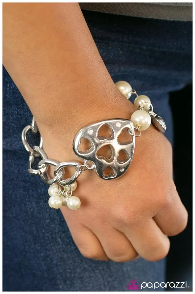 Bracelets Paparazzi Bracelet From The Bottom Of My Heart White Paparazzi Jewelry Bracelets Paparazzi Bracelet From The Bottom Of My Heart White Paparazzi Jewelry