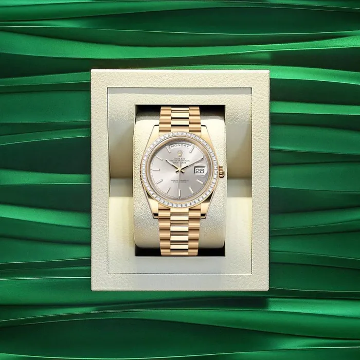 Bracelets Rolex Day Date 40mm Ref 228398TBR Silver Stick Dial Diamond Bezel 18K Yellow Gold President Bracelet Mens Watch Rolex