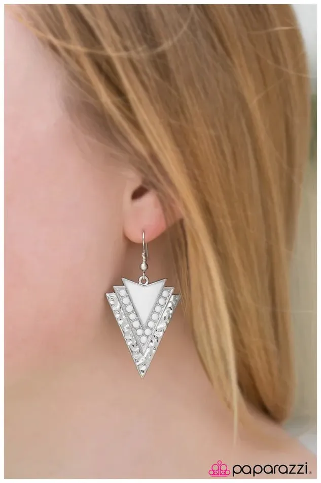 Earrings Paparazzi Earring Breakout Artist White Paparazzi Jewelry