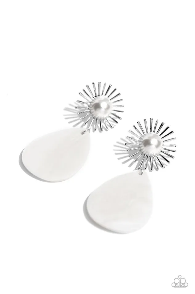 Earrings Paparazzi Earring Sunburst Sophistication White Paparazzi Jewelry Earrings Paparazzi Earring Sunburst Sophistication White Paparazzi Jewelry