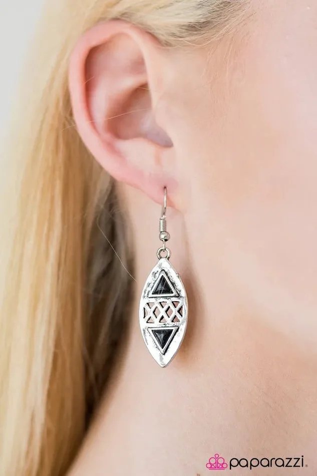 Earrings Paparazzi Jewelry Paparazzi Earring Beautifully Beastly Black