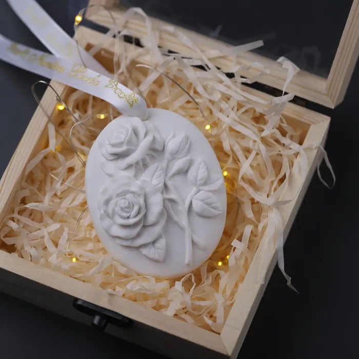 Necklaces IntoResin Rose Pendant Aromatherapy Resin Mold