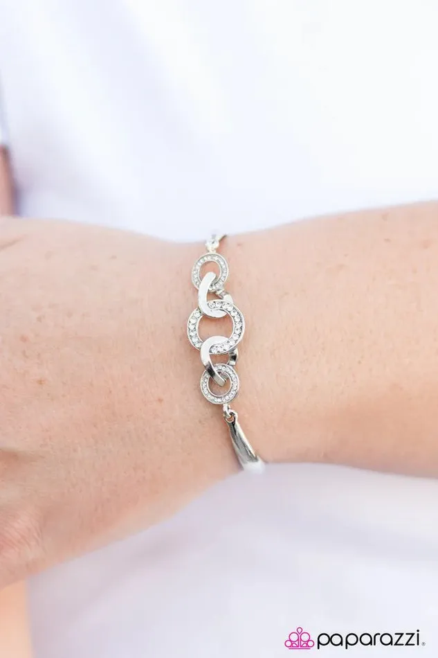 Paparazzi Bracelet Royal Society White Paparazzi Jewelry Bracelets