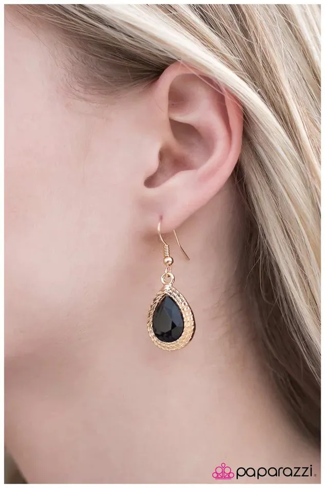 Paparazzi Earring Roll Out The Red Carpet Gold Paparazzi Jewelry Earrings