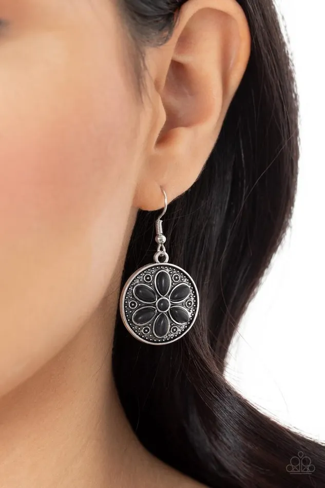 Paparazzi Earring Saguaro Spring Black Paparazzi Jewelry Earrings