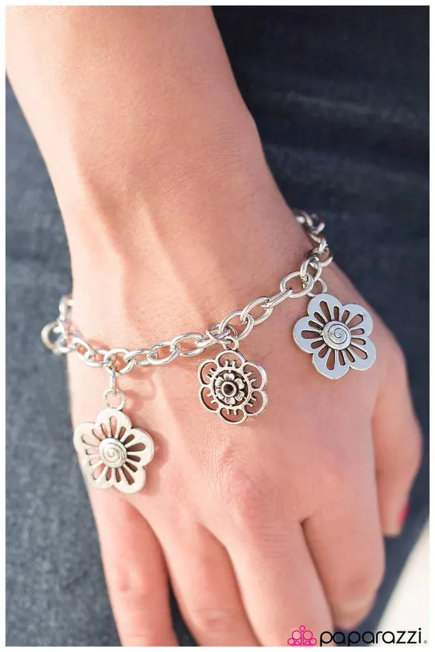Paparazzi Jewelry Bracelets Paparazzi Bracelet As We Go Along Silver