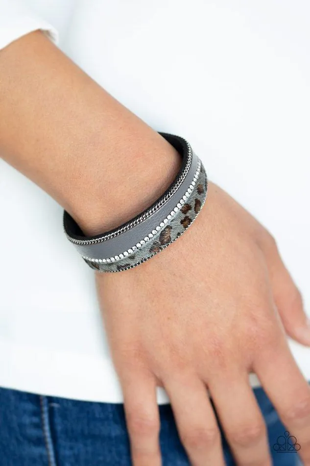 Paparazzi Jewelry Bracelets Paparazzi Bracelet Flirtatiously Feline Silver