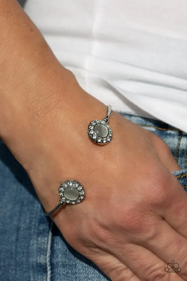 Paparazzi Jewelry Bracelets Paparazzi Bracelet Instant Illumination White