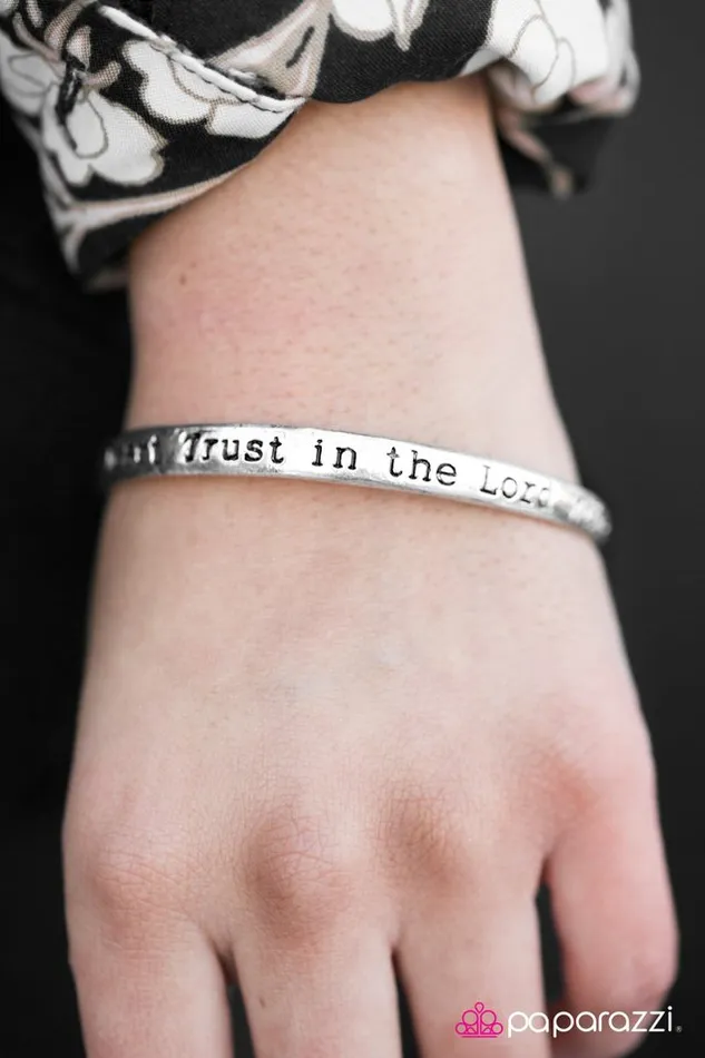 Paparazzi Jewelry Bracelets Paparazzi Bracelet With All Thy Heart Silver