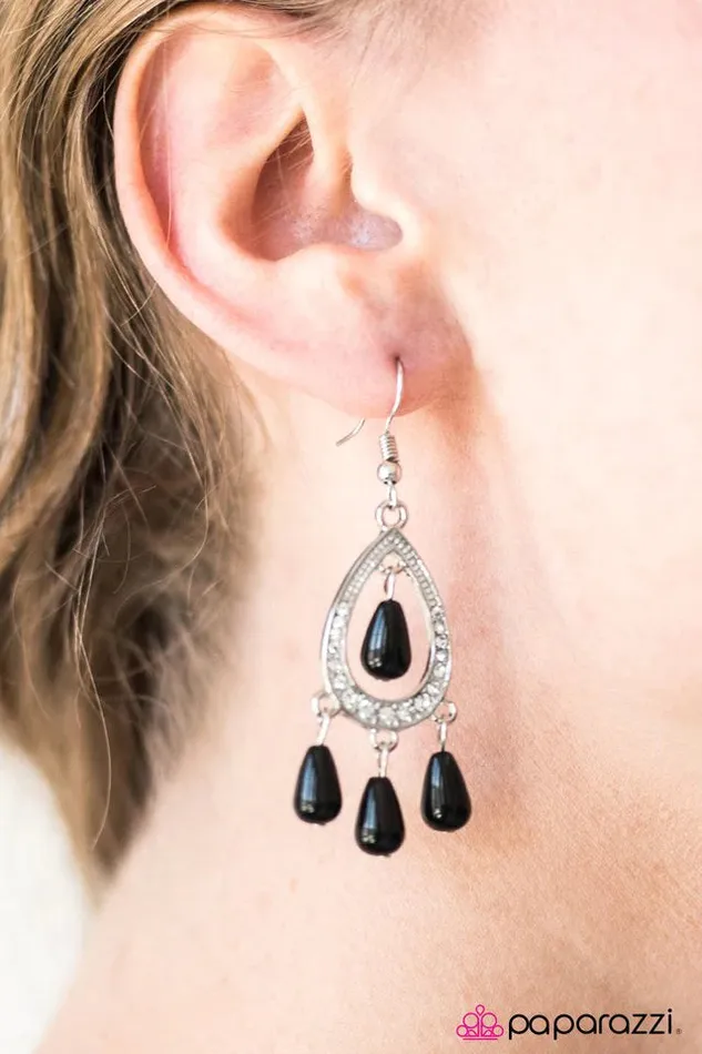 Paparazzi Jewelry Earrings Paparazzi Earring Glam Challenge Black