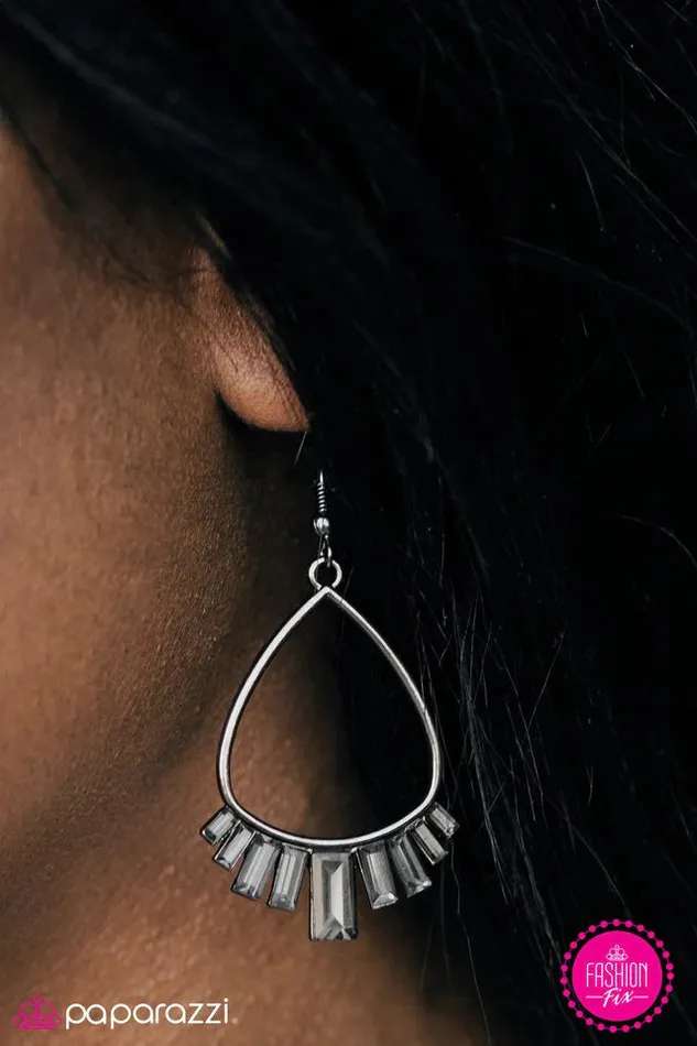 Paparazzi Jewelry Earrings Paparazzi Earring Inner Diva Black