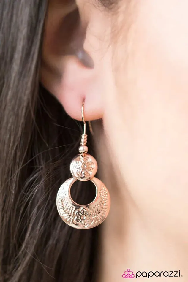 Paparazzi Jewelry Earrings Paparazzi Earring Island Idol Gold
