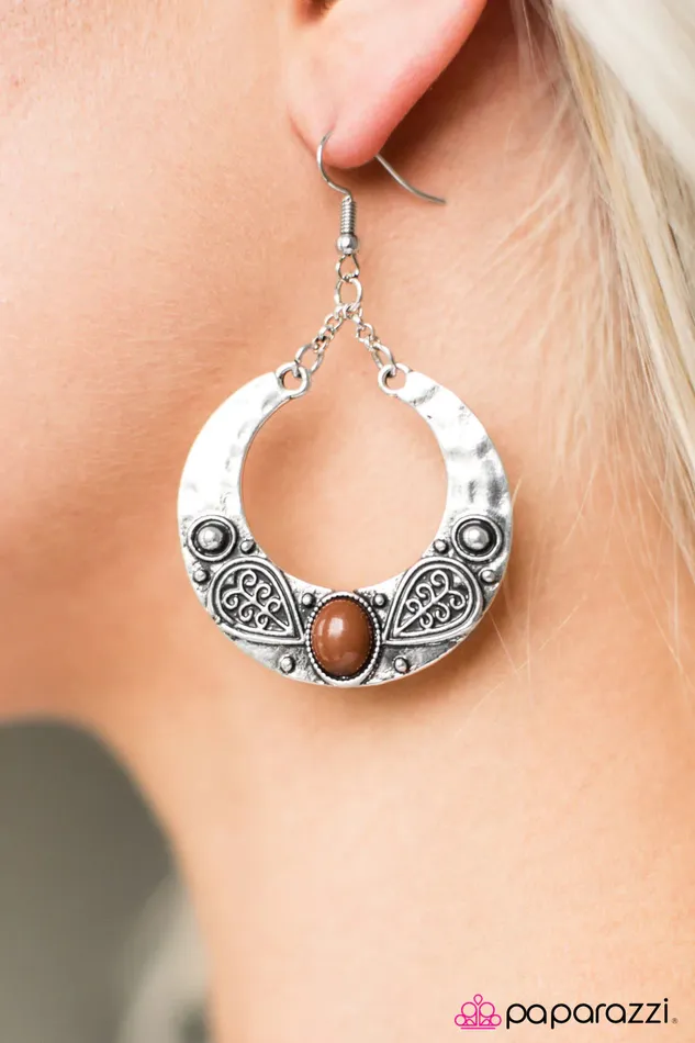 Paparazzi Jewelry Earrings Paparazzi Earring Swing Away Brown