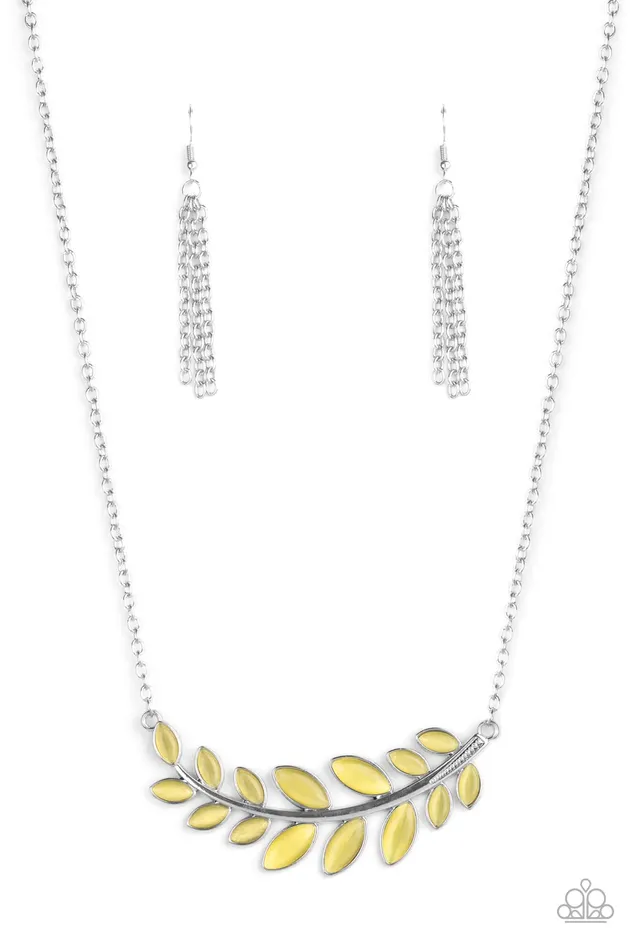 Paparazzi Jewelry Necklaces Paparazzi Necklace Frosted Foliage Yellow