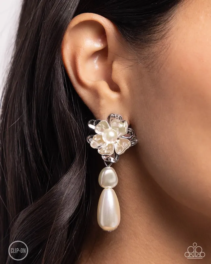 Paparazzi Jewelry Paparazzi Earring Esteemed Elite White Earrings