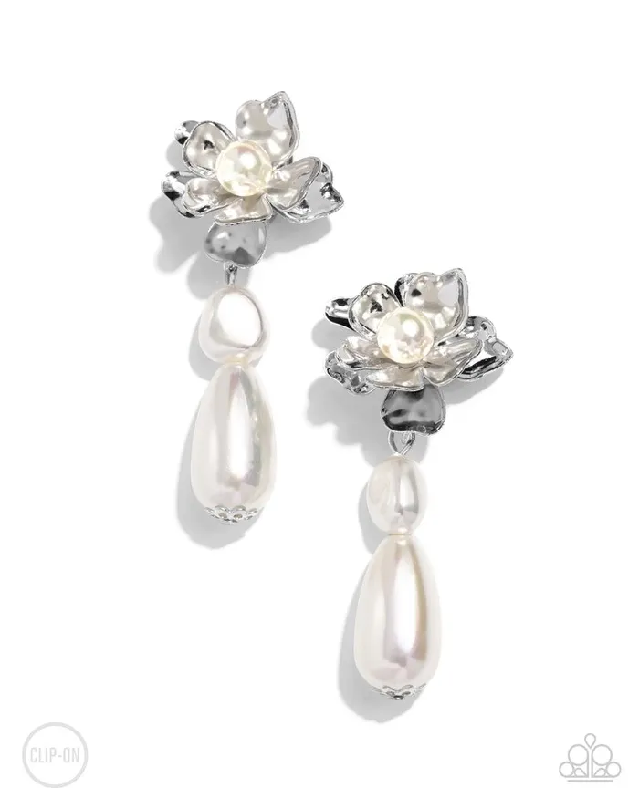 Paparazzi Jewelry Paparazzi Earring Esteemed Elite White Earrings Paparazzi Jewelry Paparazzi Earring Esteemed Elite White Earrings