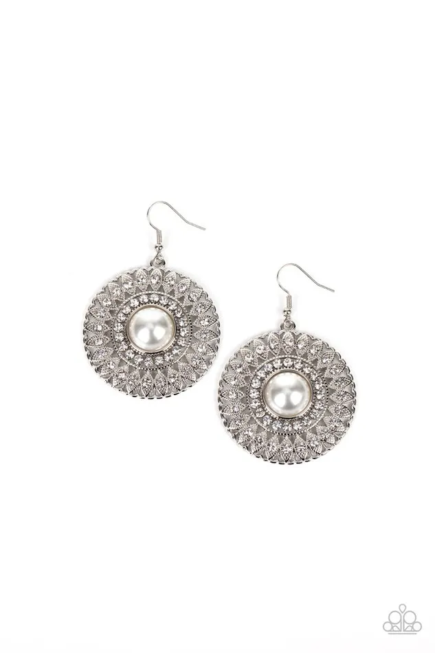 Paparazzi Jewelry Paparazzi Earring Glorified Glitz White Earrings Paparazzi Jewelry Paparazzi Earring Glorified Glitz White Earrings