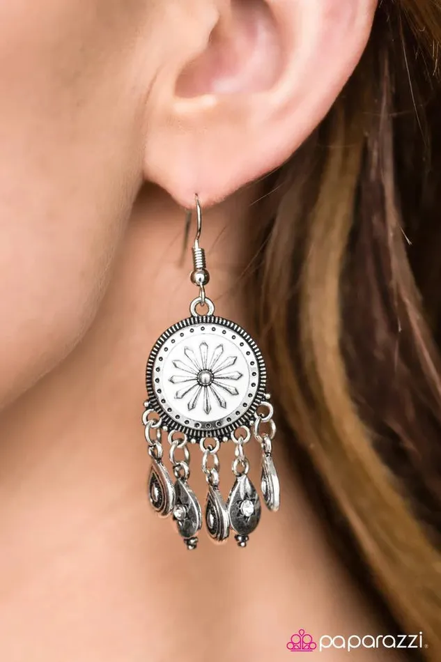 Paparazzi Jewelry Paparazzi Earring Once Upon A CHIME White Earrings