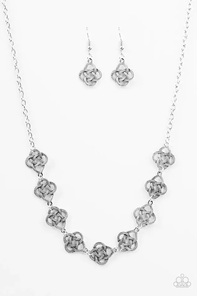Paparazzi Jewelry Paparazzi Necklace Cunning Cleopatra Silver Necklaces