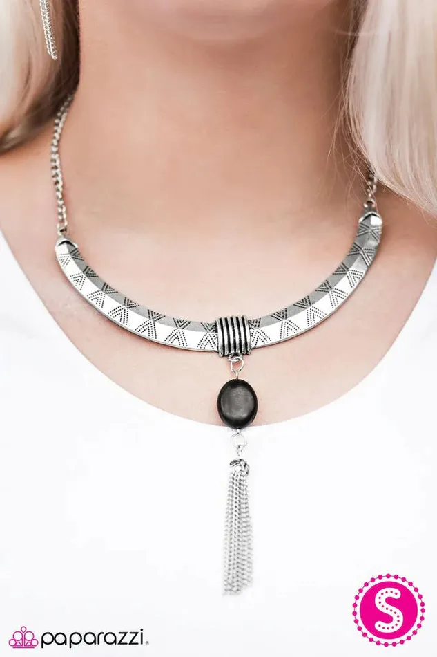 Paparazzi Jewelry Paparazzi Necklace Wild West Show Black Necklaces