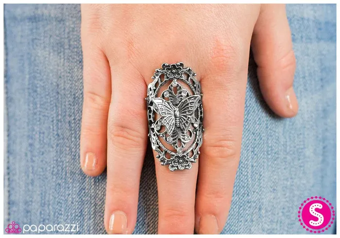 Paparazzi Jewelry Rings Paparazzi Ring Burlesque White