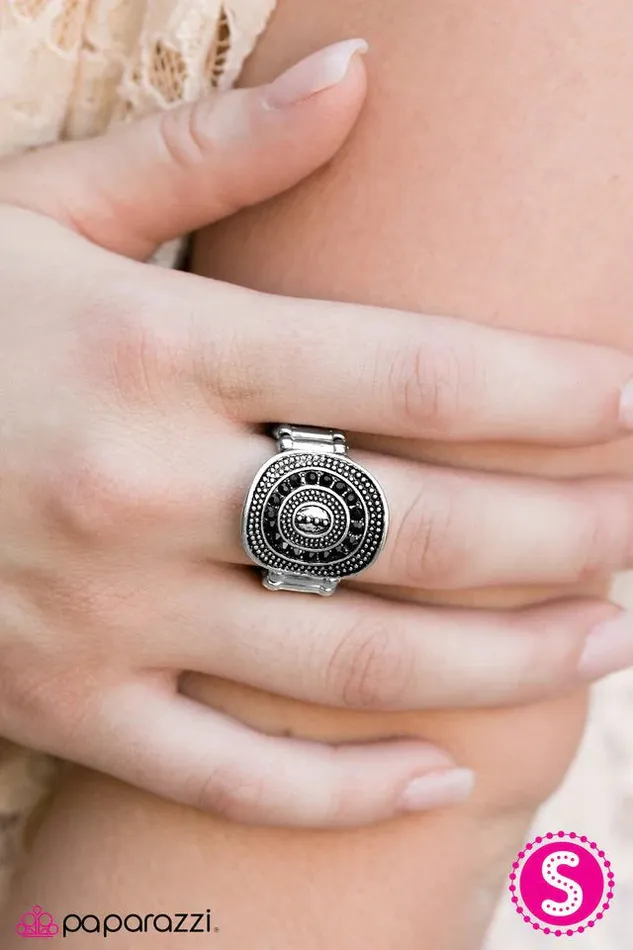 Paparazzi Jewelry Rings Paparazzi Ring Easy on the Glitter Black