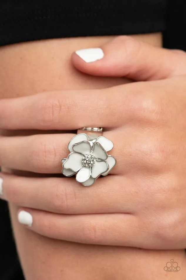 Paparazzi Jewelry Rings Paparazzi Ring Hibiscus Holiday White