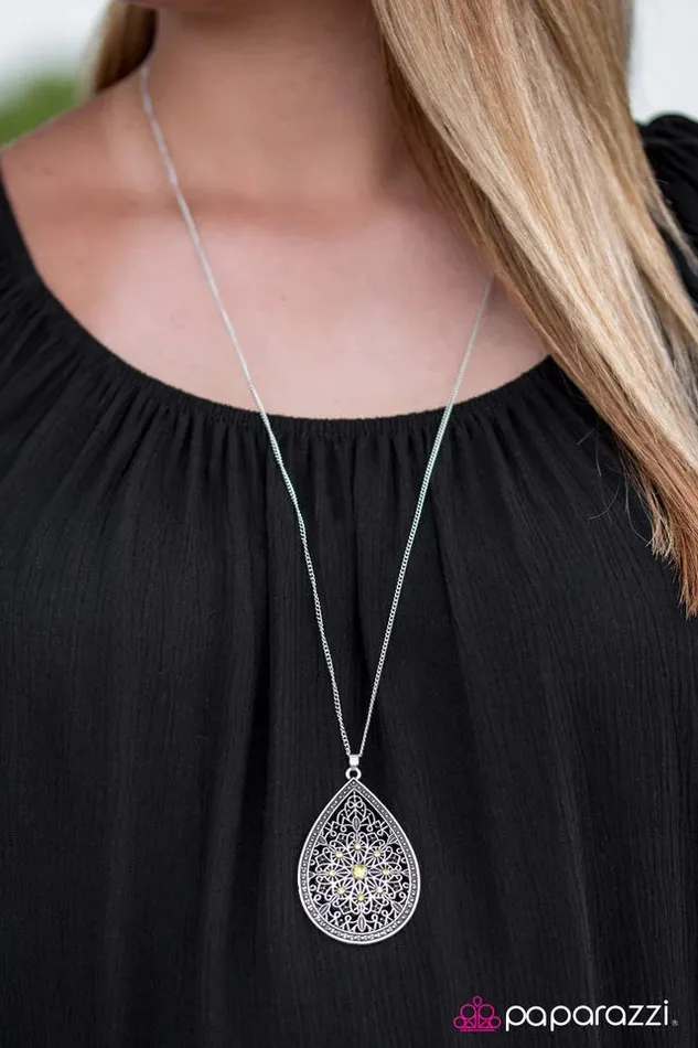 Paparazzi Necklace QUEEN Me Yellow Paparazzi Jewelry Necklaces